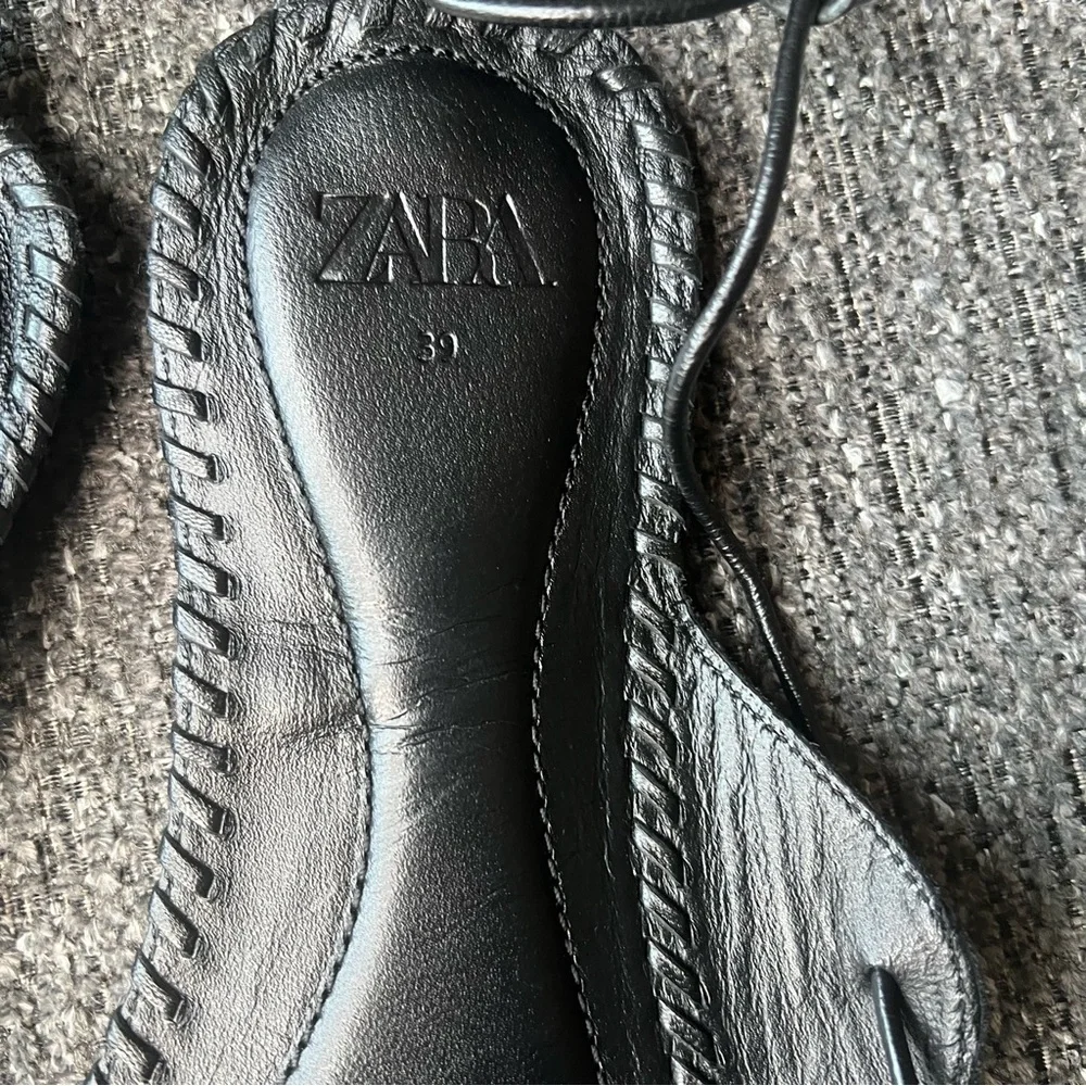Zara chic black